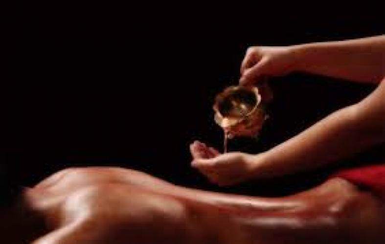 Massage body body aux huiles pour mesdames