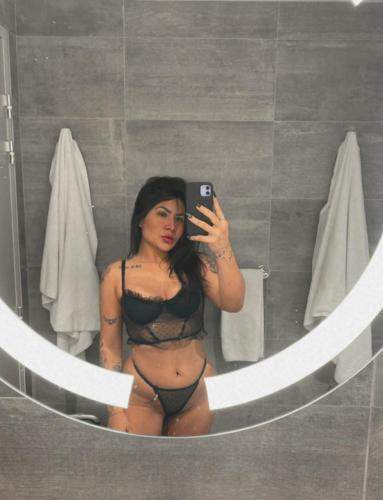 Amanda brune sexy et gourmande a bordeaux +33758067124