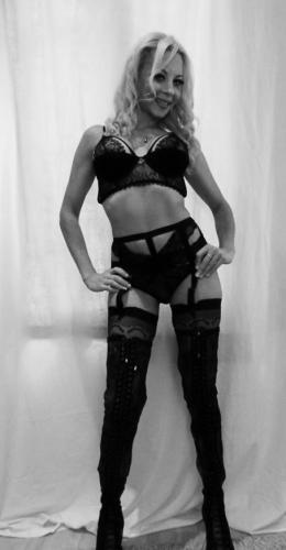 Escort trans paris francaise experte détente ou iniatrice dominatrice