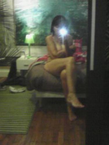 Belleclarisse tres jolie brune massage domination soft!!!!!! image 4