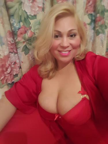 Jolie femme mature et coquine