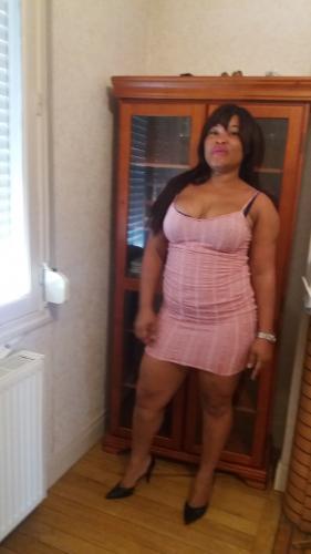 70 e* jeune fille black de 20ans propose detente parfaite image 9