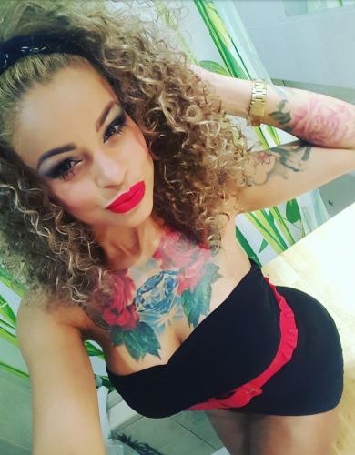 Belle italienne tatouée