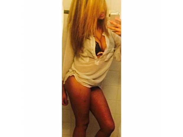 Jeune escort sexy pour accompagnement et massage