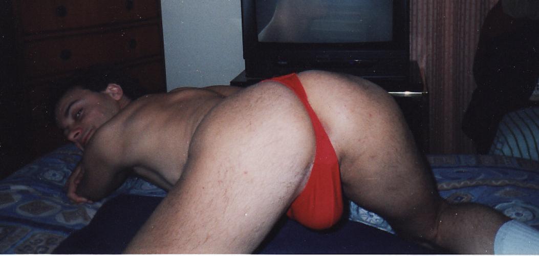 Masseur gay nu dispo en journée, reçoit seniors & heteros curieux, *06*63*00*64*69*