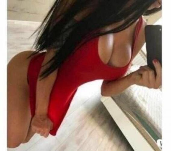 Escort girl de luxe métisse 27 ans