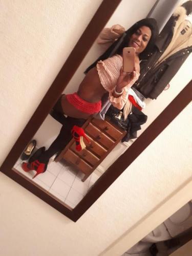 Erika loranna belle travesti metise actifi sans tabou.metro alesia image 9