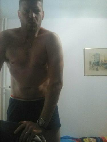 Bel h 42 ans escort-boy sans tabous tbm