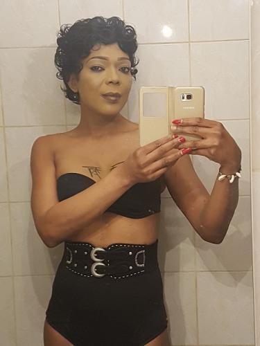 Trans black toulouse ** 06 50 73 59 38 **