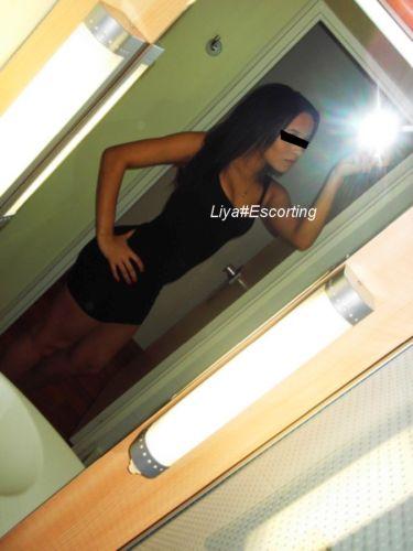 Liya - jeune femme splendide de 20ans latine image 2