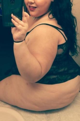 Sara bbw image 1