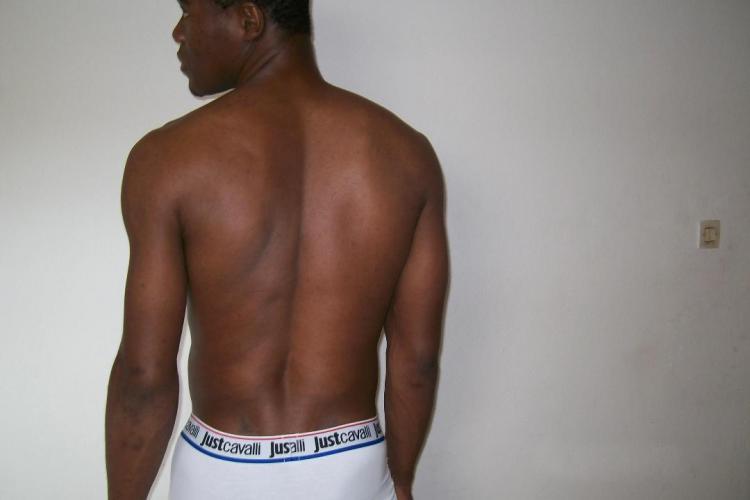 Beau black gay bien foutu image 2