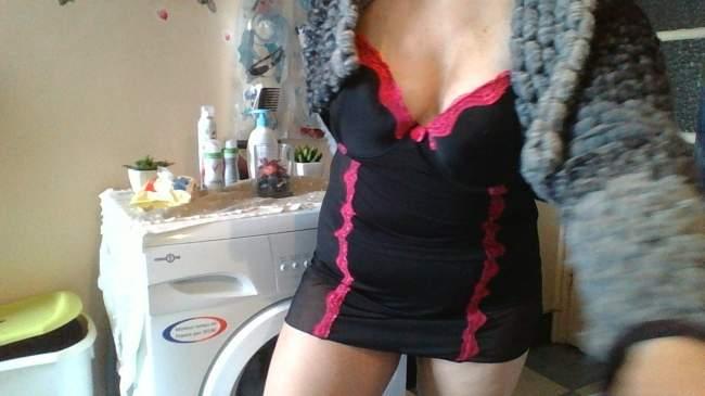 Massage sur lille metisse pulpeuse 42 ans brune yeux vert