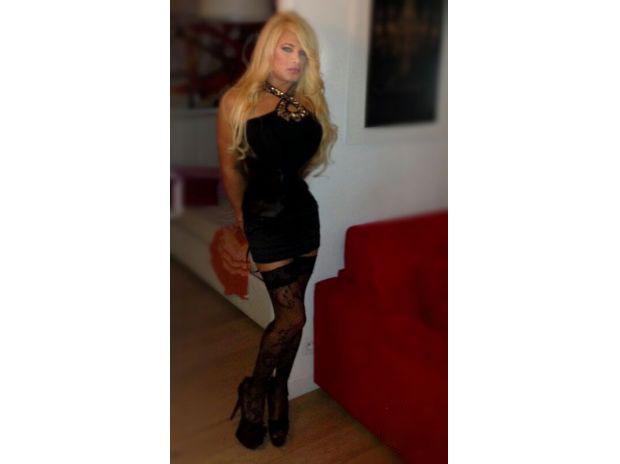 Top trans lorena garcia blonde 5eme boulevard saint german image 1