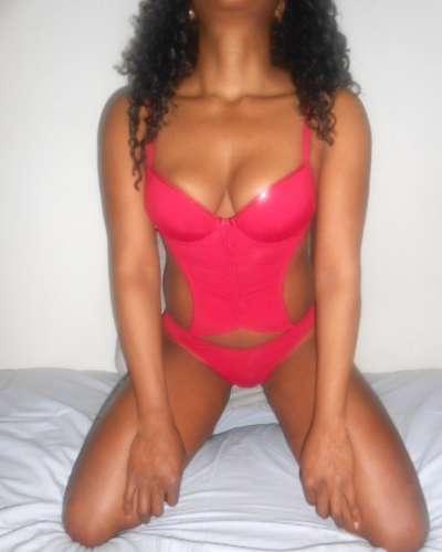 Chipie jolie escorte black à lyon 06 66 89 48 86 image 4