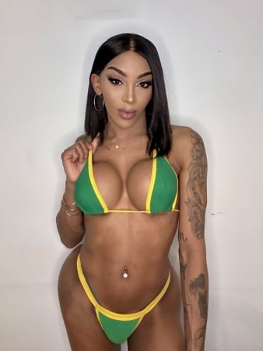 Escort trans Esther Brazilian Xxl à Nîmes