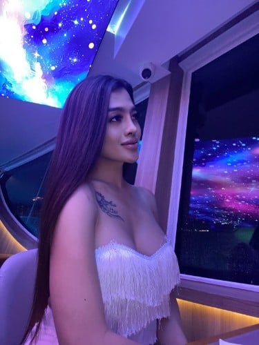Escort trans Rose à Le Mans