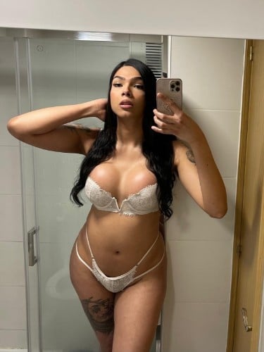 Escort trans Indira Sofia à Bastia