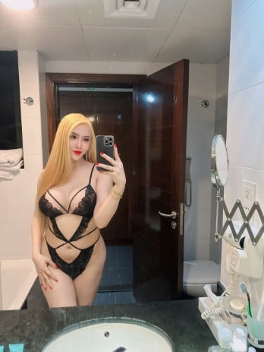 Escort trans Queen Mistress Natasha à Avignon
