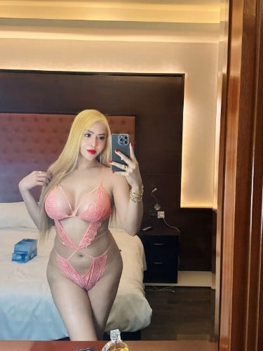 Escort trans Queen Mistress Natasha à Avignon