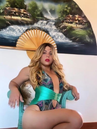 Escort trans Ninah fox à Le Mans