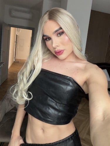 Escort trans Barbie Kim à Avignon