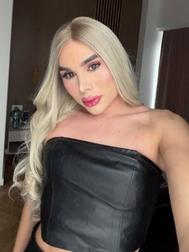 Escort trans Barbie Kim à Avignon